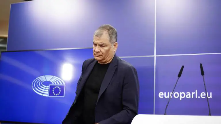 Rafael Correa durante una conferencia de prensa