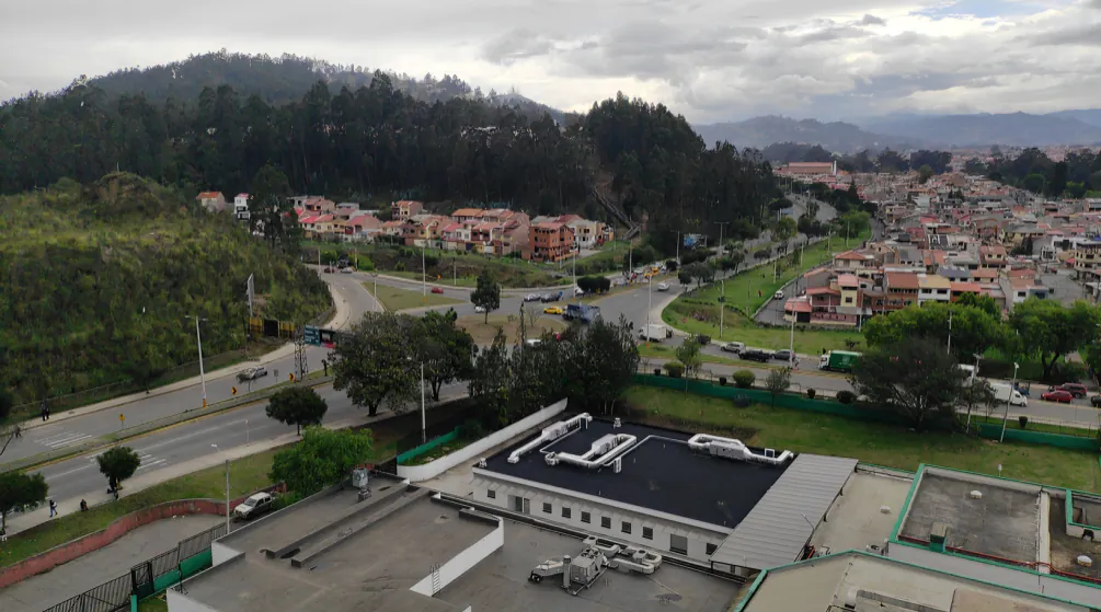 Cuenca construirá sus primeros pasos elevados. La obra en Monay-IESS transformará la movilidad con puentes, pasos deprimidos y un plan.
