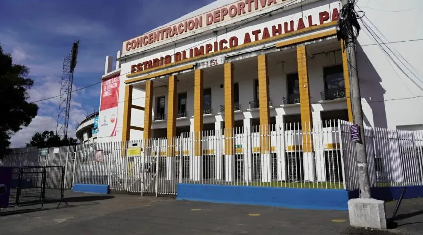 Fachada del estadio Olímpico Atahualpa en Quito, Ecuador